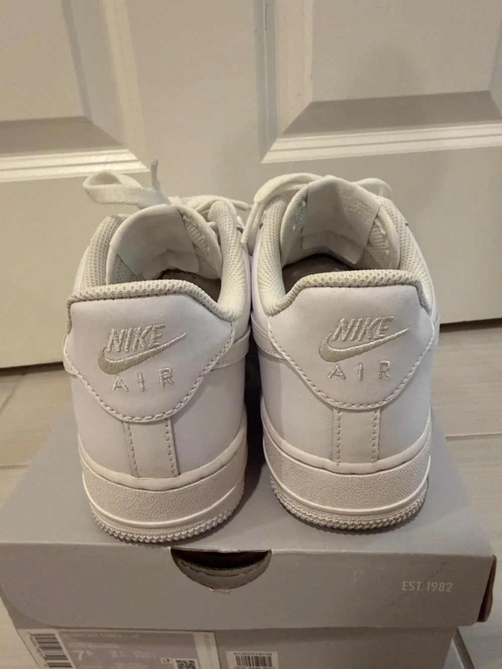 Nike women’s AF1 Air Force ones ‘07 - Picture 6 of 15